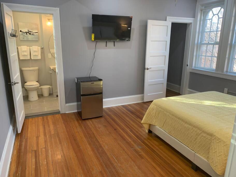 Apartment Cozy 2bd/2ba Baltimore