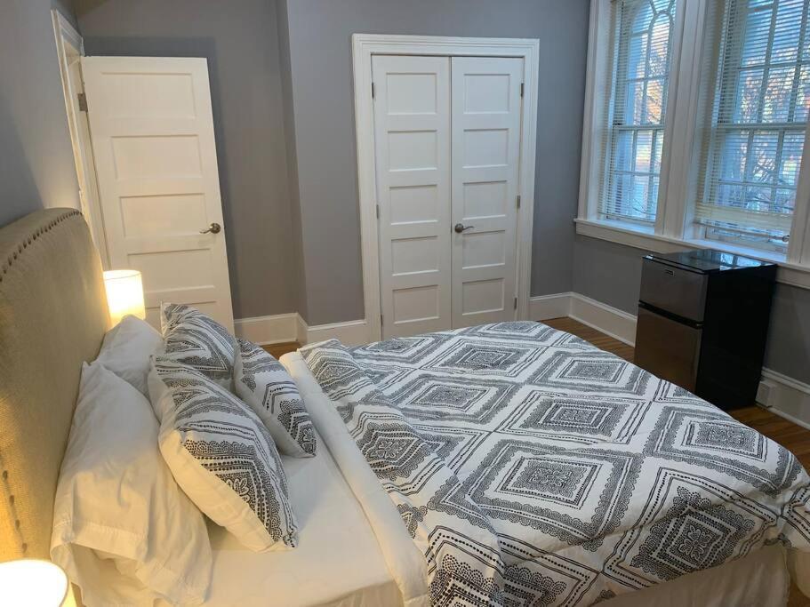 Apartment Cozy 2bd/2ba Baltimore